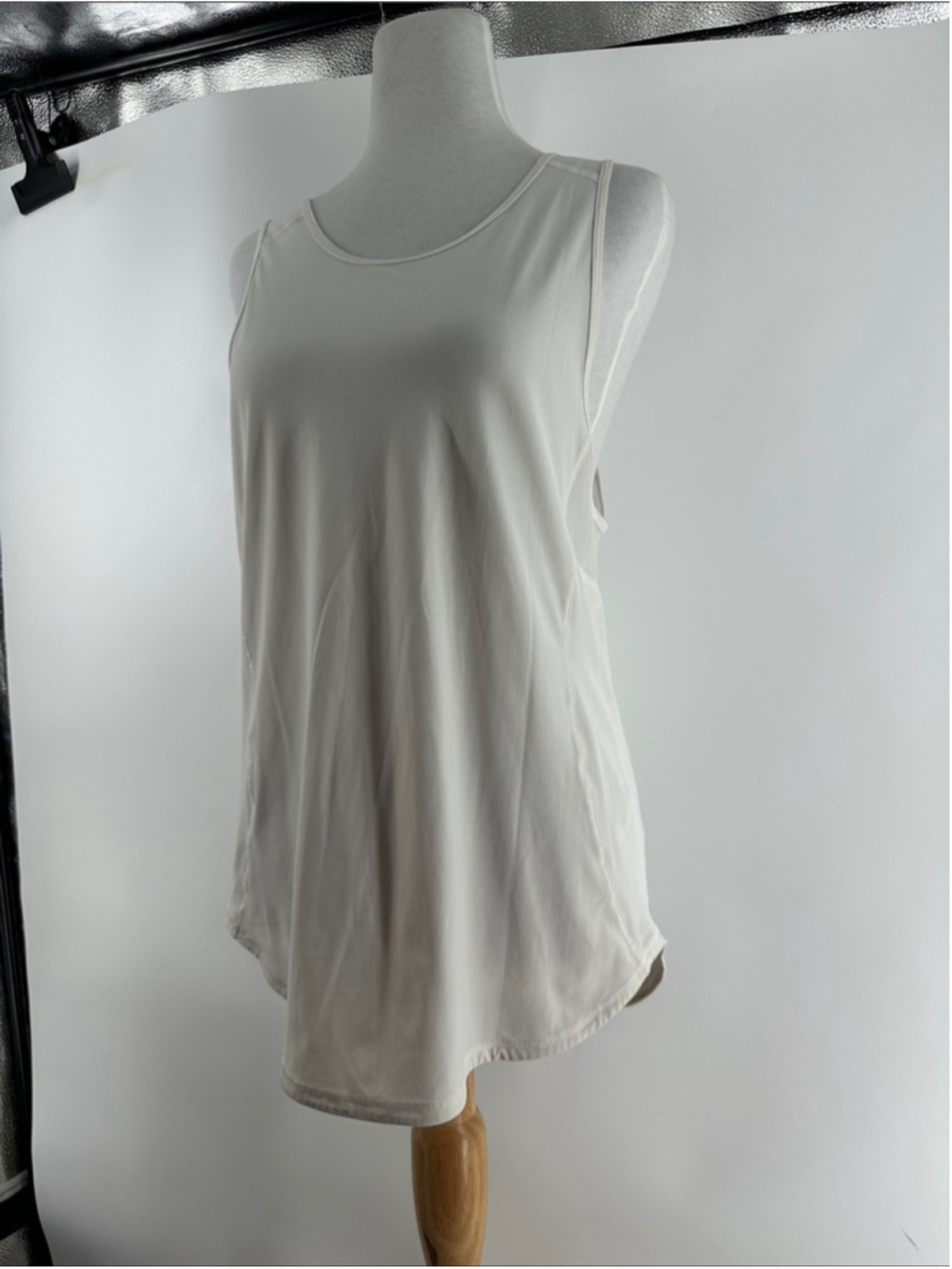 Lululemon Sculpt Tank II mesh panels flowy
White (First Release) sz sm - Picture 7 of 13